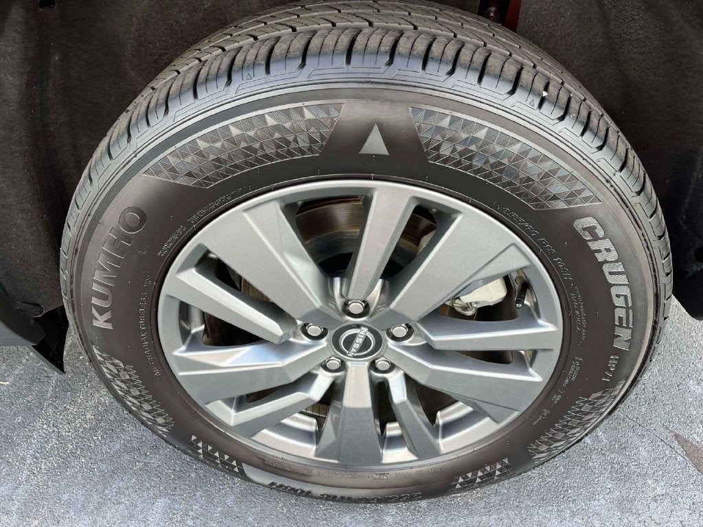 2026 Nissan Pathfinder SV