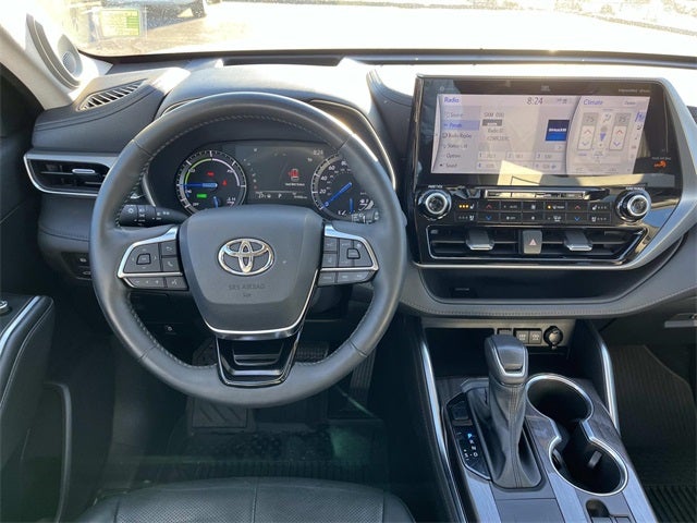 2021 Toyota Highlander Hybrid Platinum