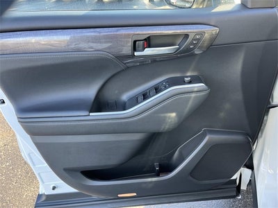 2021 Toyota Highlander Hybrid Platinum