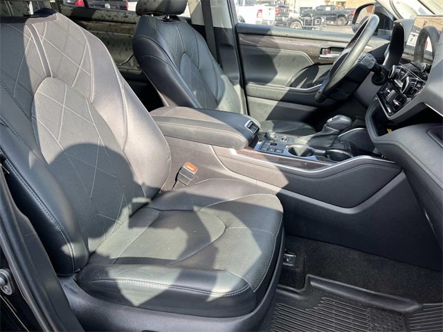 2023 Toyota Highlander Platinum