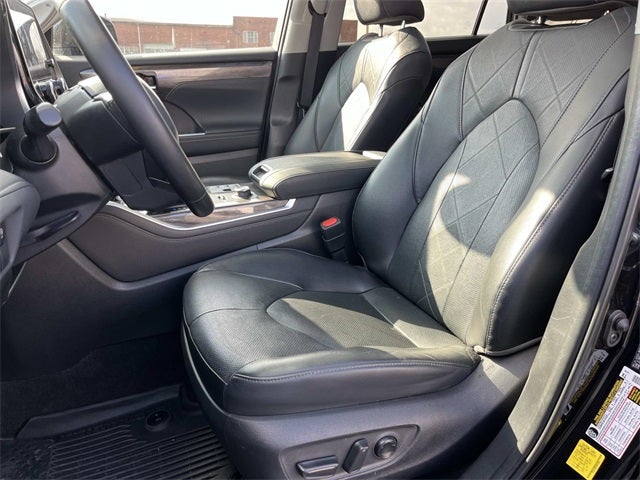 2023 Toyota Highlander Platinum