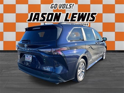 2024 Toyota Sienna XLE 7 Passenger