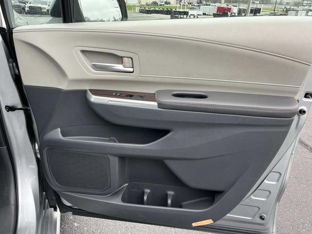 2023 Toyota Sienna XLE 8 Passenger