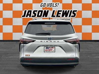 2023 Toyota Sienna XLE 8 Passenger