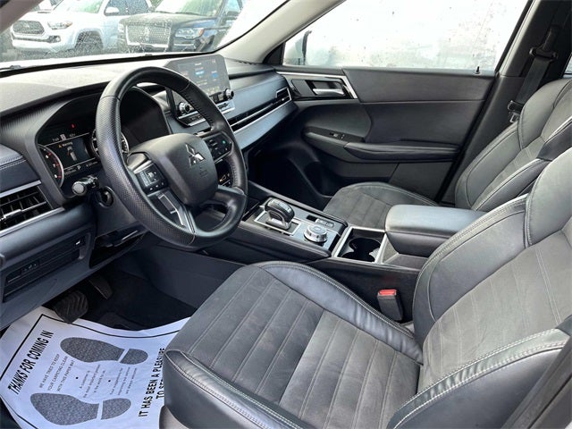 2023 Mitsubishi Outlander SE Black Edition