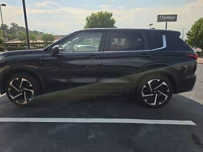 2024 Mitsubishi Outlander SE