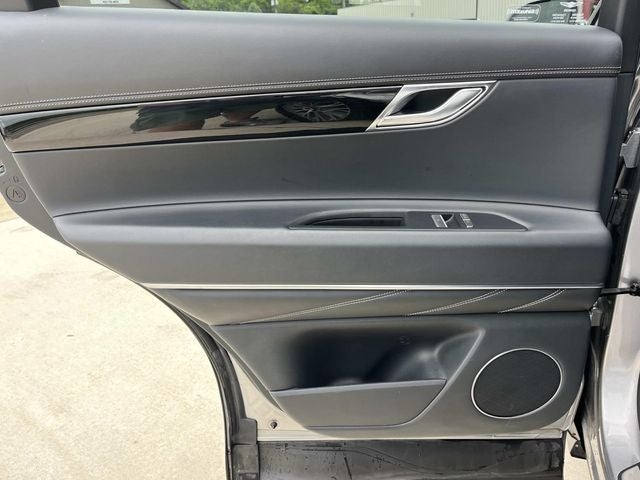 2025 Genesis GV80 2.5T