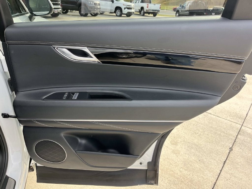 2025 Genesis GV80 2.5T