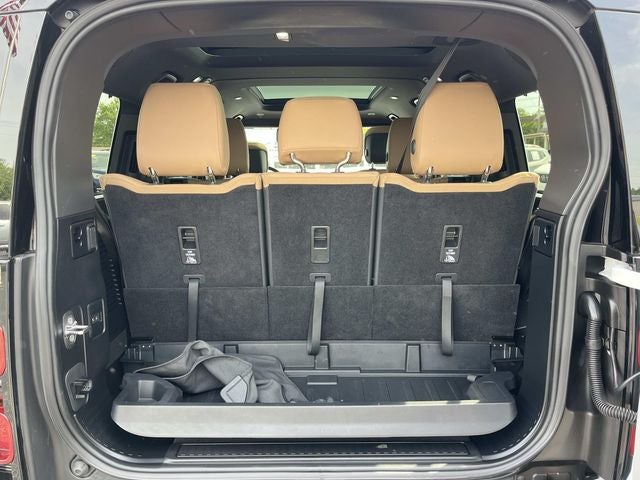 2025 Land Rover Defender 130 X-Dynamic SE