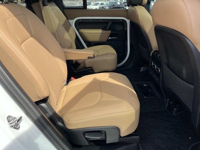2025 Land Rover Defender 130 X-Dynamic SE