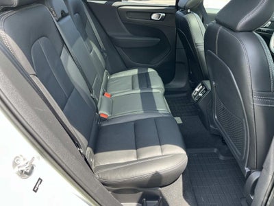 2023 Volvo XC40 B5 Plus Bright Theme