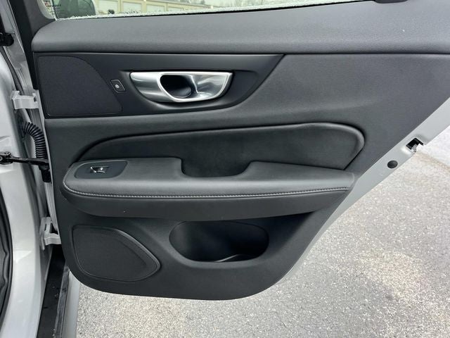 2025 Volvo V60 Cross Country B5 Plus