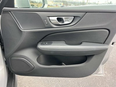 2025 Volvo V60 Cross Country B5 Plus