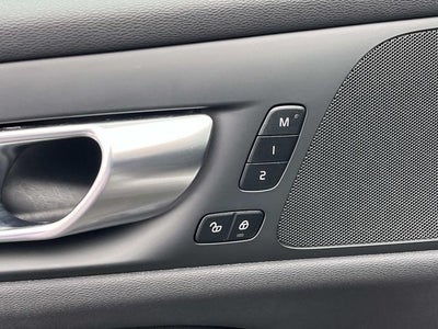 2025 Volvo V60 Cross Country B5 Plus